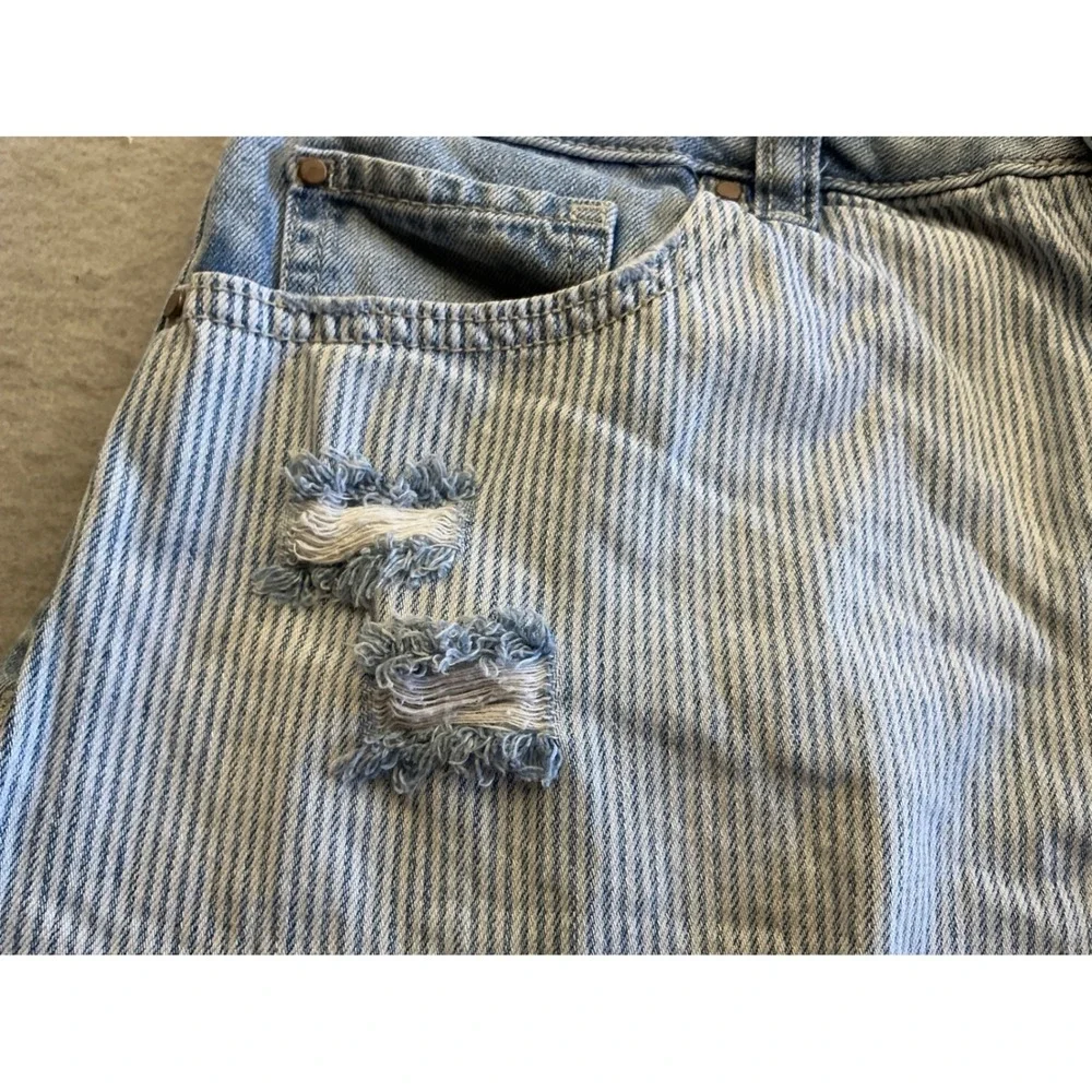 Rewash Mixed Media Denim Shorts Pinstripe Distressed Frayed Size‎ 11/30 Boho